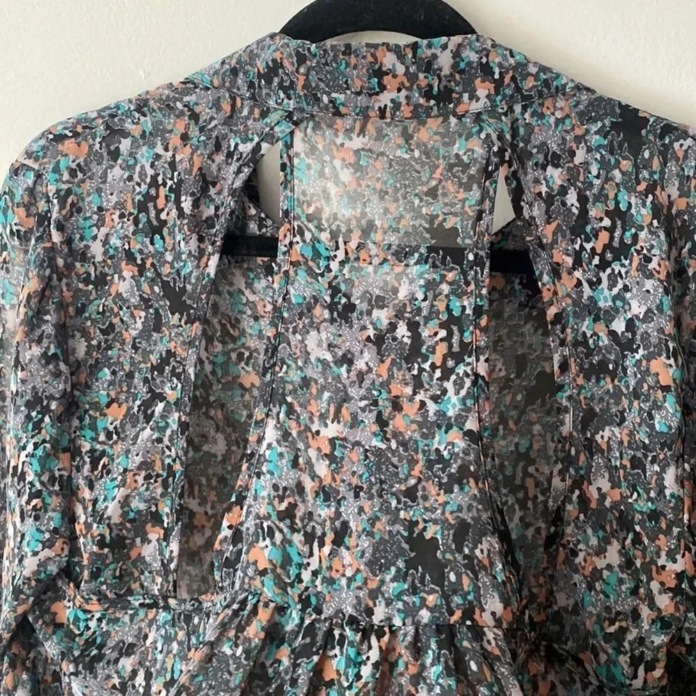 Socialite Button Down Cuff Sleeve 3/4 Sleeve Multicolor Print Open Back Blouse L - Picture 13 of 16